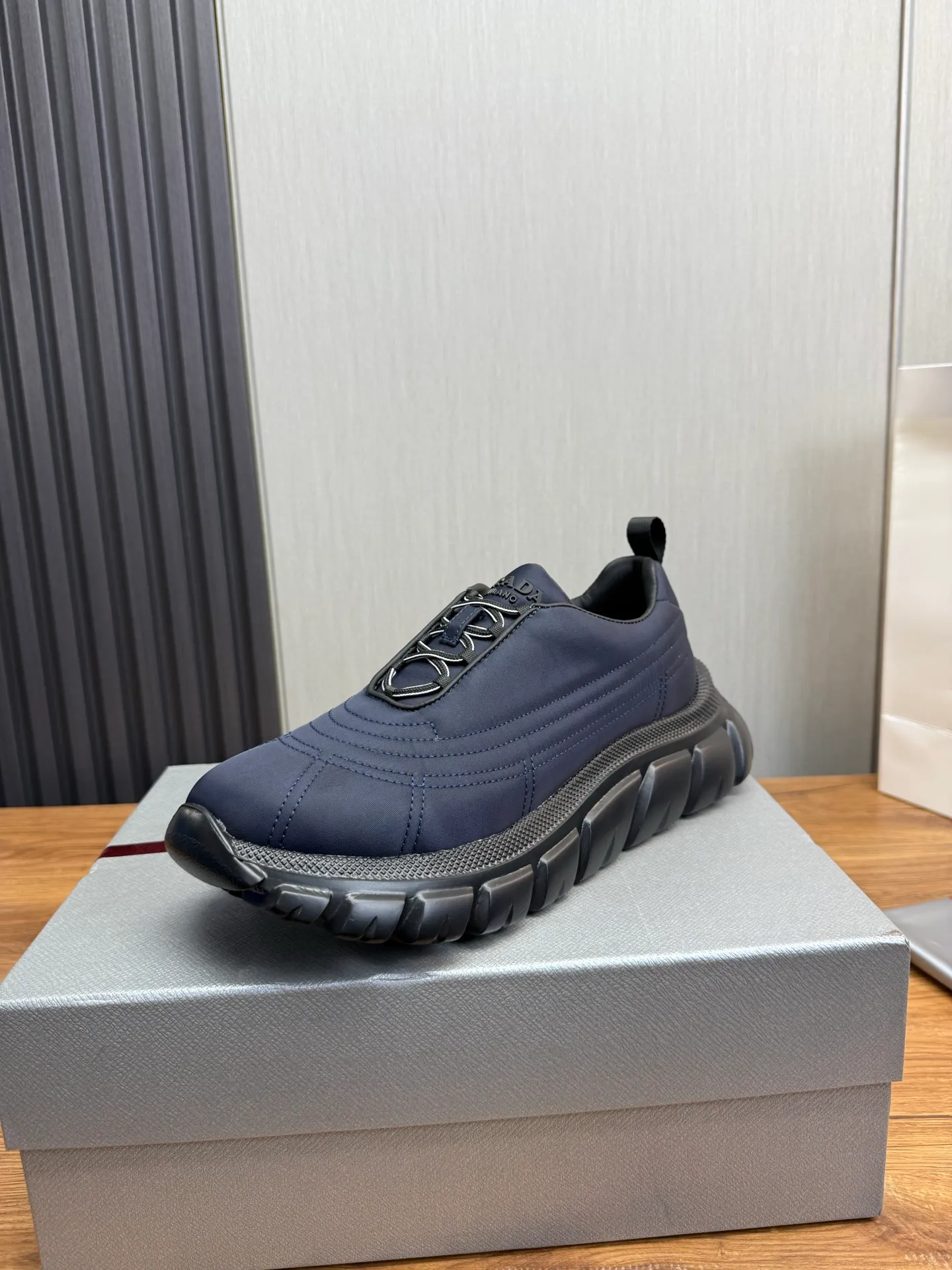 Men's shoes 💰580💰 [PRADA] Men's shoes are popular in the counter, official website synchronization, 1 high-quality shipment ✔️Imported waterproof fabric + cowhide lining, 1🆚1 replica, original sole, 38-45 (45 customized, non-refundable)